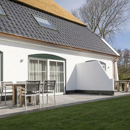 Spacious Farmhouse In De Cocksdorp With Private Terrace Exterior foto